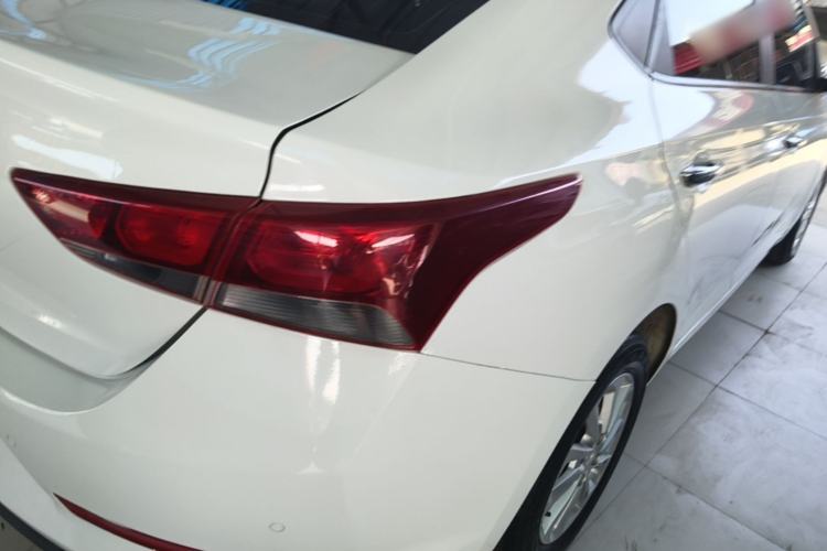 Used Hyundai Verna (new generation) 2016 1.4L Automatic Cool Edition GLS Right Rear Taillight