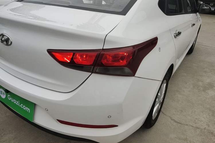 Used Hyundai Verna (new generation) 2016 1.4L Automatic Sport Edition Right Rear Taillight