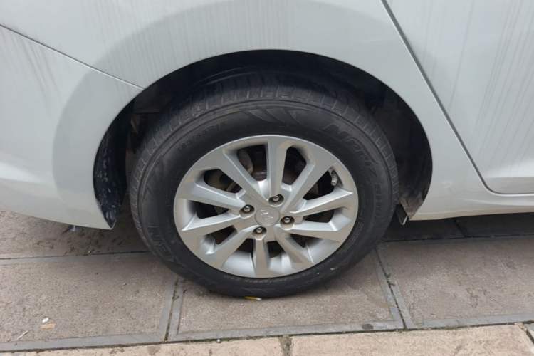 Used Hyundai Verna (new generation) 2016 1.4L Manual Cool Edition GLS Right Rear Wheel Hub