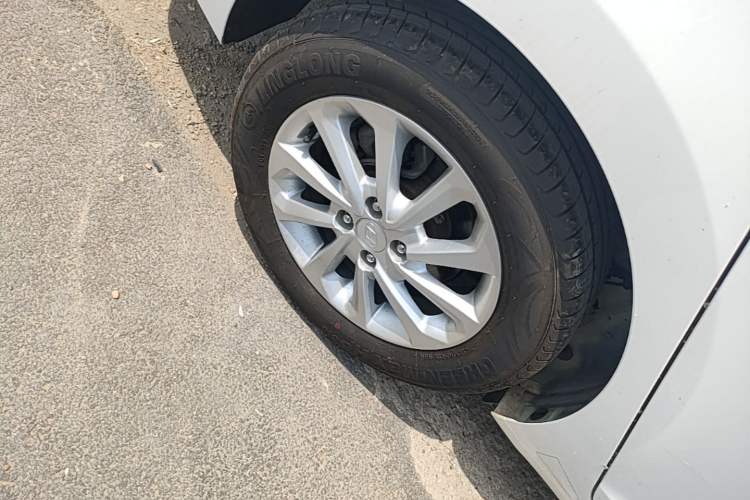 Used Hyundai Verna (new generation) 2016 1.4L Manual Cool Edition GLS Right Rear Wheel Hub