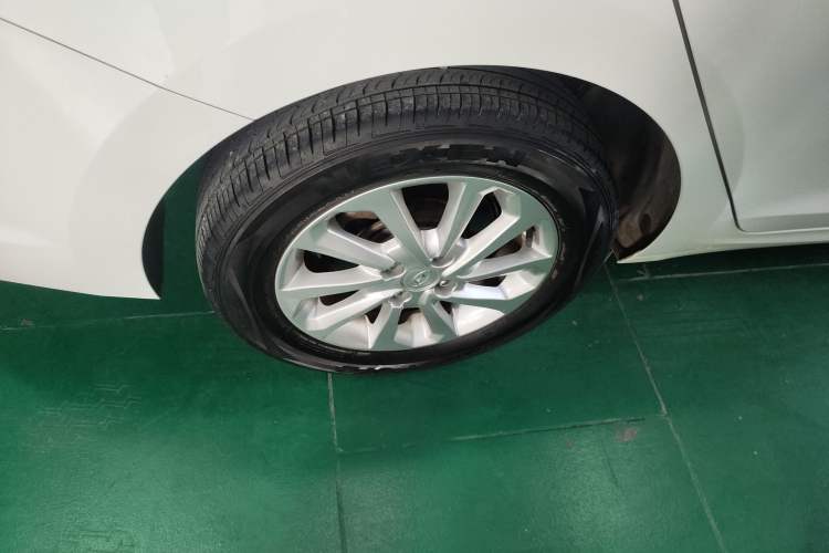 Used Hyundai Verna (new generation) 2016 1.4L Manual Cool Edition GLS Right Rear Wheel Hub