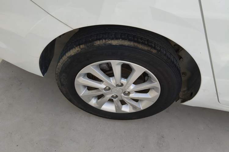 Used Hyundai Verna (new generation) 2016 1.4L Automatic Cool Edition GLS Right Rear Wheel Hub
