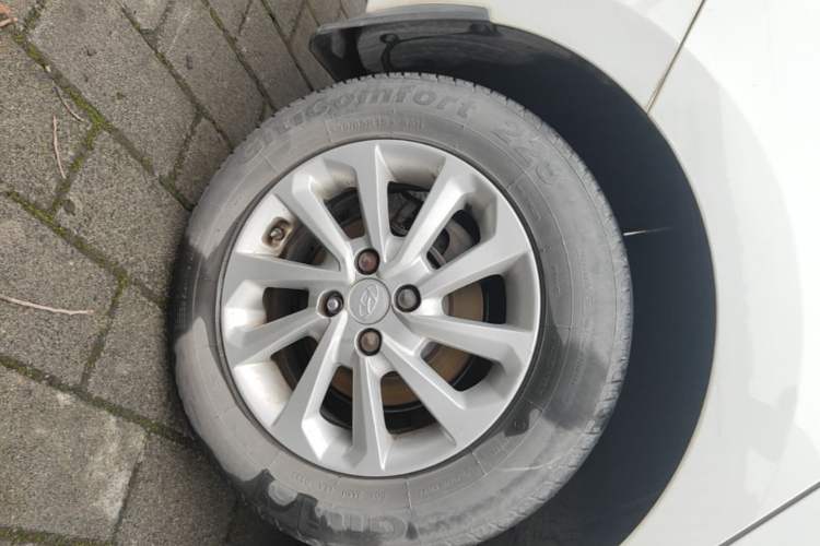 Used Hyundai Verna (new generation) 2016 1.4L Manual Cool Edition GLS Right Rear Wheel Hub