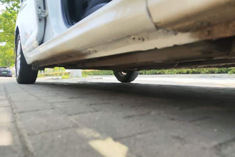 Used Hyundai Verna (new generation) 2016 1.4L Manual Cool Edition GLS Right Side Sill