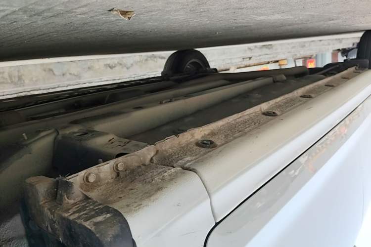 Used Hyundai Verna (new generation) 2016 1.4L Manual Cool Edition GLS Right Side Sill
