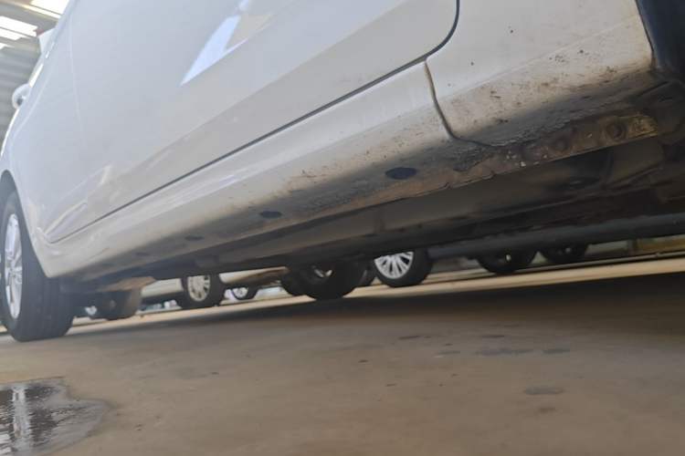 Used Hyundai Verna (new generation) 2016 1.4L Automatic Cool Edition GLS Right Side Sill