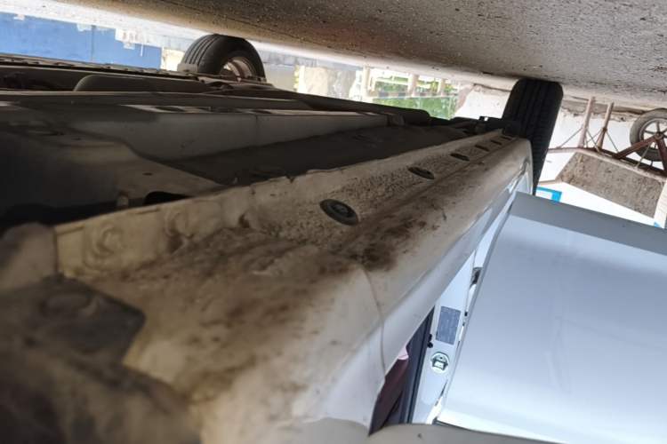 Used Hyundai Verna (new generation) 2016 1.4L Manual Cool Edition GLS Right Side Sill