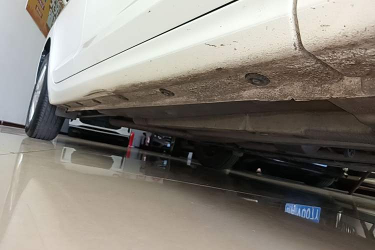 Used Hyundai Verna (new generation) 2016 1.4L Manual Cool Edition GLS Right Side Sill