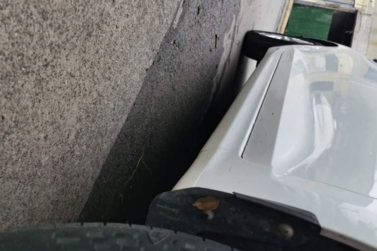 Used Hyundai Verna (new generation) 2016 1.4L Automatic Cool Edition GLS Right Side Sill