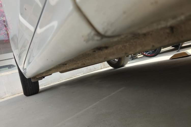 Used Hyundai Verna (new generation) 2016 1.4L Automatic Cool Edition GLS Right Side Sill