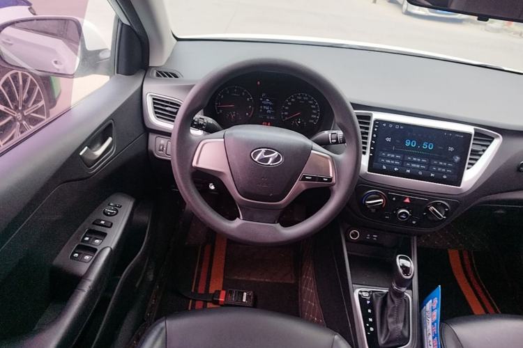 Used Hyundai Verna (new generation) 2016 1.4L Automatic Cool Edition GLS Steering Wheel