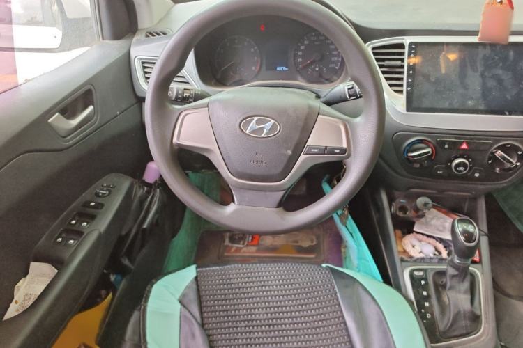 Used Hyundai Verna (new generation) 2016 1.4L Automatic Cool Edition GLS Steering Wheel