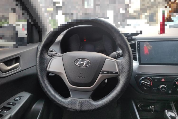 Used Hyundai Verna (new generation) 2016 1.4L Automatic Cool Edition GLS Steering Wheel