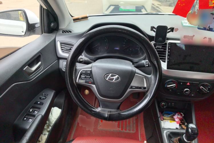 Used Hyundai Verna (new generation) 2016 1.4L Manual Cool Edition GLS Steering Wheel