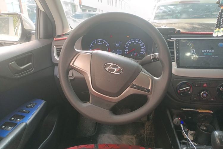 Used Hyundai Verna (new generation) 2016 1.4L Manual Cool Edition GLS Steering Wheel