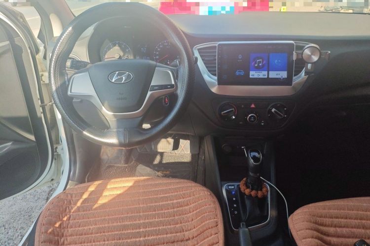 Used Hyundai Verna (new generation) 2016 1.4L Automatic Cool Edition GLS Steering Wheel