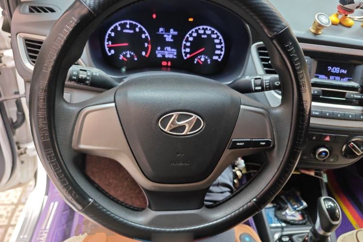 Used Hyundai Verna (new generation) 2016 1.4L Automatic Cool Edition GLS Steering Wheel