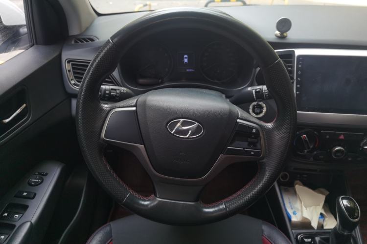 Used Hyundai Verna (new generation) 2016 1.4L Automatic Cool Edition GLS Steering Wheel