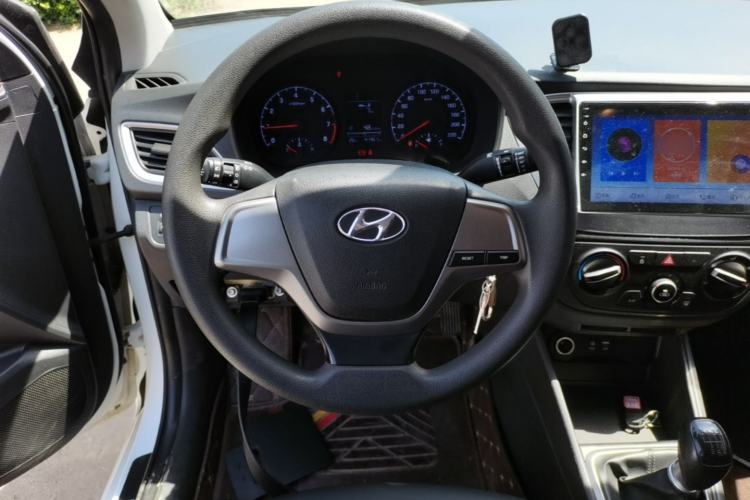 Used Hyundai Verna (new generation) 2016 1.4L Manual Cool Edition GLS Steering Wheel