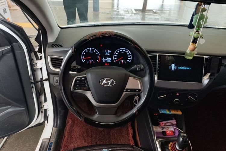 Used Hyundai Verna (new generation) 2016 1.4L Manual Cool Edition GLS Steering Wheel