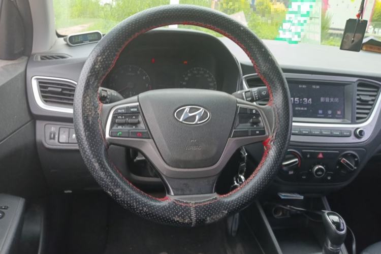 Used Hyundai Verna (new generation) 2016 1.4L Automatic Cool Edition GLS Steering Wheel