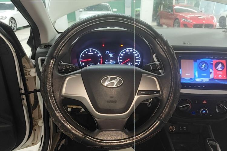 Used Hyundai Verna (new generation) 2016 1.4L Automatic Cool Edition GLS Steering Wheel