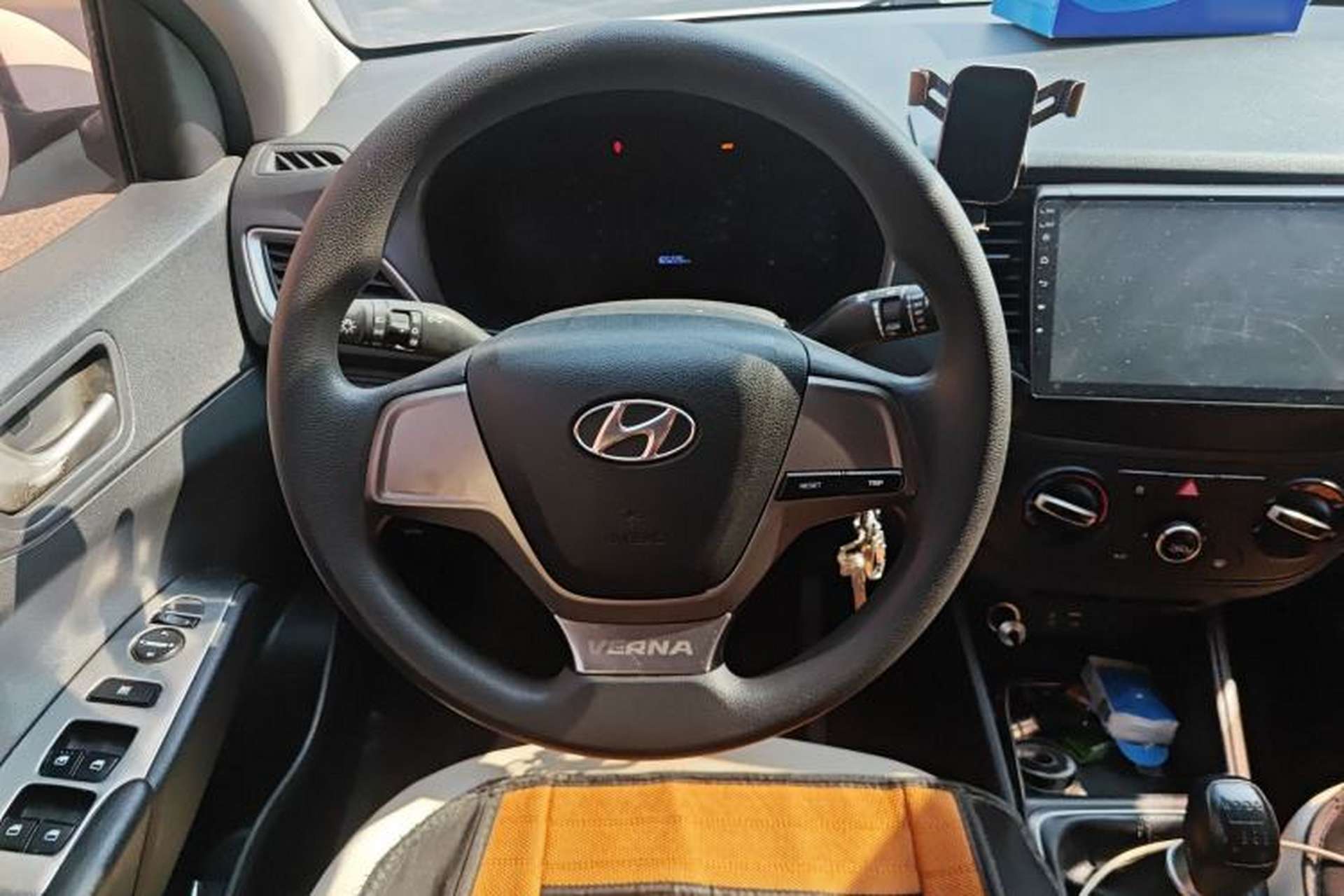 Used Hyundai Verna (new generation) 2016 1.4L Manual Cool Edition GLS Steering Wheel