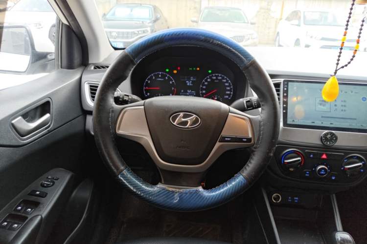Used Hyundai Verna (new generation) 2016 1.4L Manual Cool Edition GLS Steering Wheel