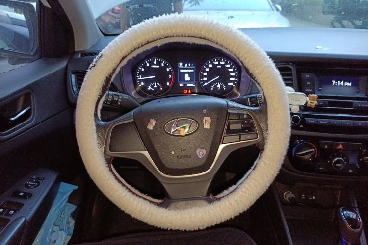 Used Hyundai Verna (new generation) 2016 1.4L Automatic Sport Edition Steering Wheel