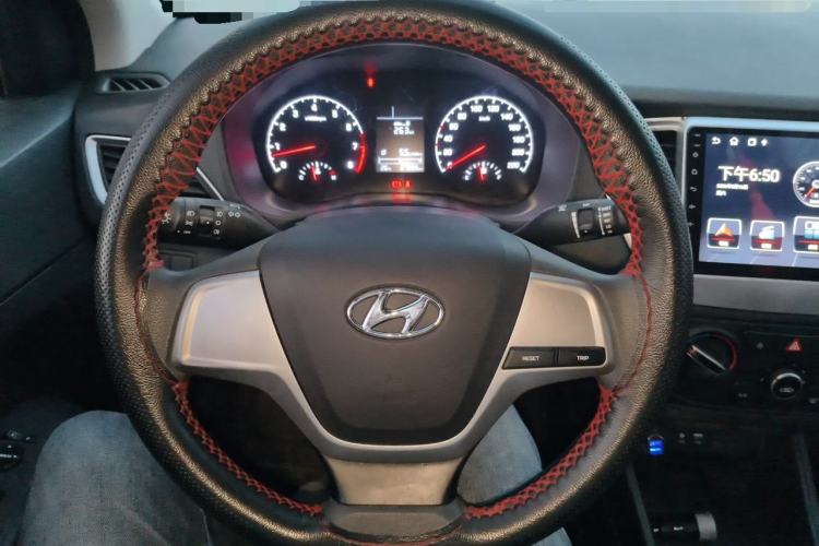 Used Hyundai Verna (new generation) 2016 1.4L Manual Cool Edition GLS Steering Wheel
