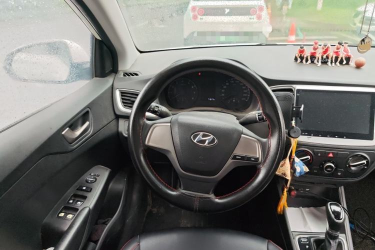 Used Hyundai Verna (new generation) 2016 1.4L Automatic Cool Edition GLS Steering Wheel