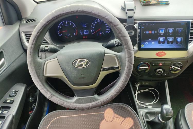 Used Hyundai Verna (new generation) 2016 1.4L Manual Cool Edition GLS Steering Wheel