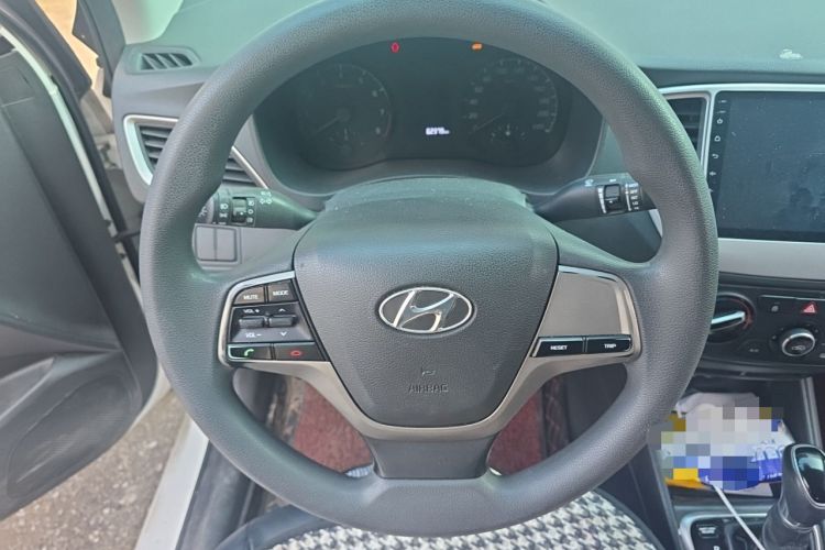 Used Hyundai Verna (new generation) 2016 1.4L Automatic Cool Edition GLS Steering Wheel