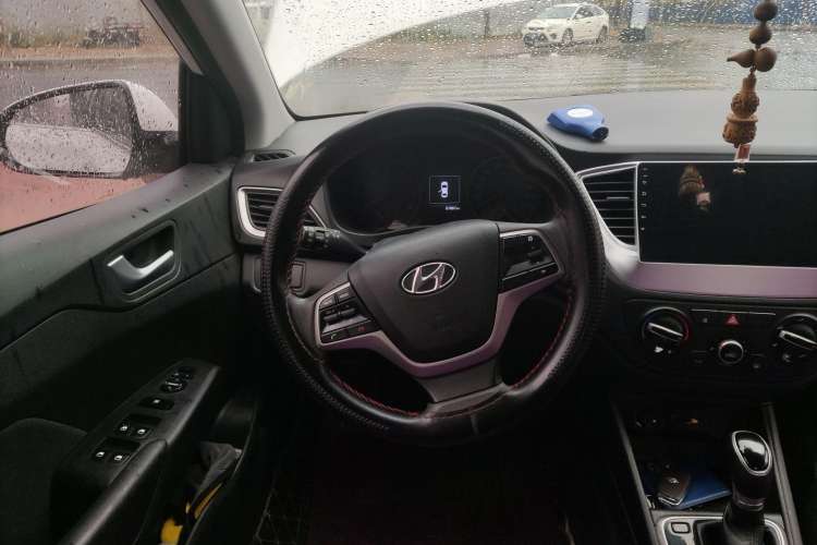 Used Hyundai Verna (new generation) 2016 1.4L Automatic Elite Edition TOP Steering Wheel