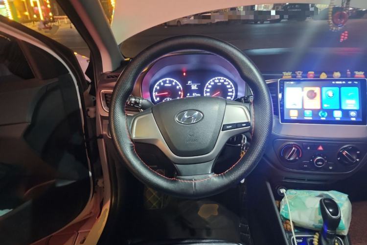 Used Hyundai Verna (new generation) 2016 1.4L Automatic Cool Edition GLS Steering Wheel