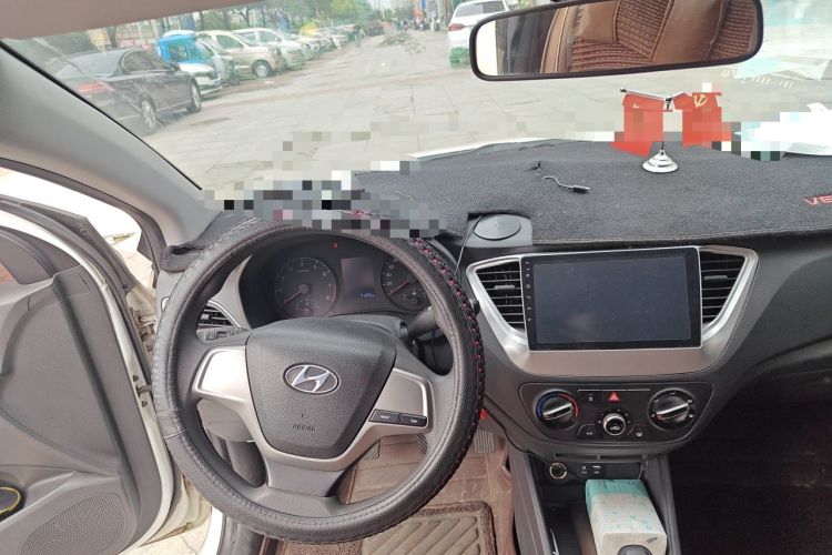 Used Hyundai Verna (new generation) 2016 1.4L Manual Cool Edition GLS Steering Wheel