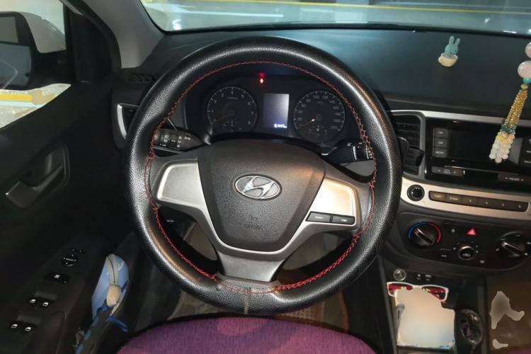 Used Hyundai Verna (new generation) 2016 1.4L Automatic Cool Edition GLS Steering Wheel