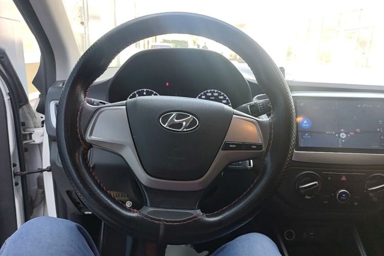 Used Hyundai Verna (new generation) 2016 1.4L Manual Cool Edition GLS Steering Wheel