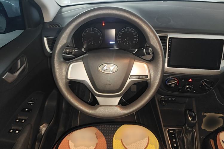 Used Hyundai Verna (new generation) 2016 1.4L Automatic Cool Edition GLS Steering Wheel