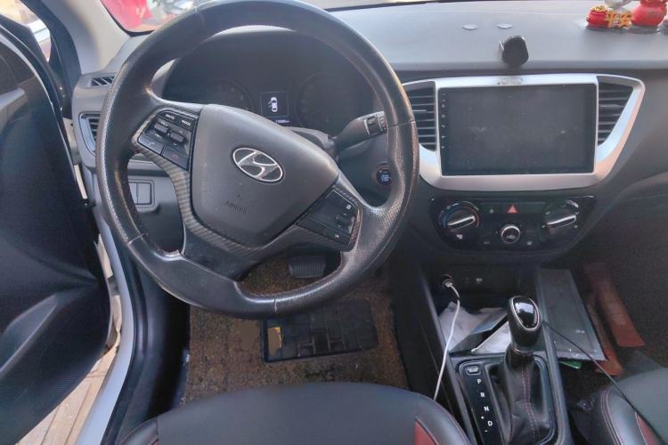 Used Hyundai Verna (new generation) 2016 1.4L Automatic Sport Edition Steering Wheel