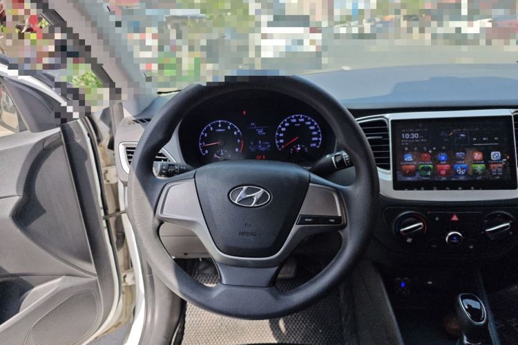 Used Hyundai Verna (new generation) 2016 1.4L Automatic Cool Edition GLS Steering Wheel