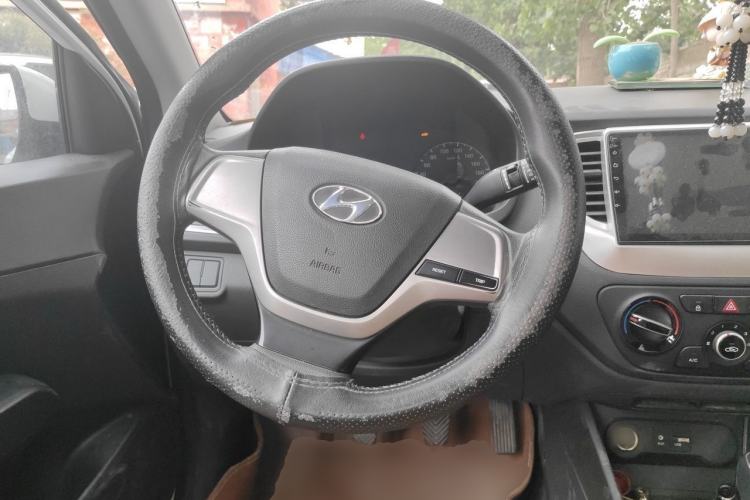 Used Hyundai Verna (new generation) 2016 1.4L Manual Cool Edition GLS Steering Wheel