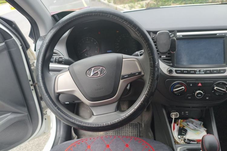 Used Hyundai Verna (new generation) 2016 1.4L Manual Youth Edition GS Steering Wheel