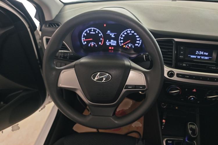 Used Hyundai Verna (new generation) 2016 1.4L Automatic Cool Edition GLS Steering Wheel