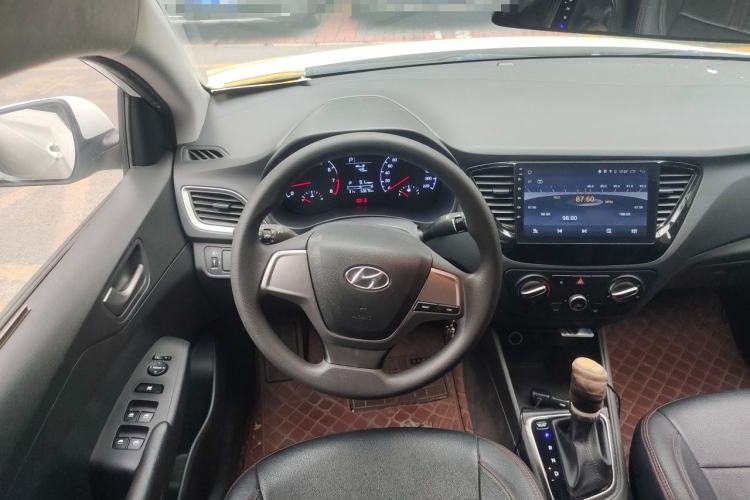Used Hyundai Verna (new generation) 2016 1.4L Automatic Cool Edition GLS Steering Wheel