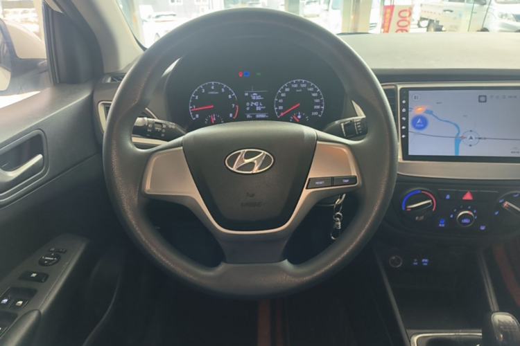 Used Hyundai Verna (new generation) 2016 1.4L Manual Cool Edition GLS Steering Wheel