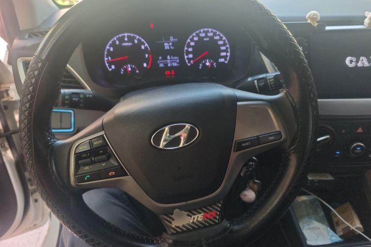Used Hyundai Verna (new generation) 2016 1.4L Manual Cool Edition GLS Steering Wheel