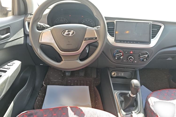 Used Hyundai Verna (new generation) 2016 1.4L Manual Cool Edition GLS Steering Wheel
