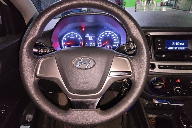 Used Hyundai Verna (new generation) 2016 1.4L Automatic Cool Edition GLS Steering Wheel