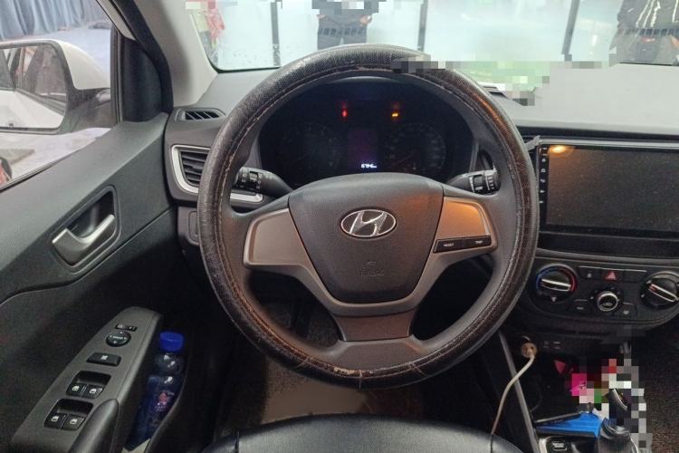 Used Hyundai Verna (new generation) 2016 1.4L Automatic Cool Edition GLS Steering Wheel